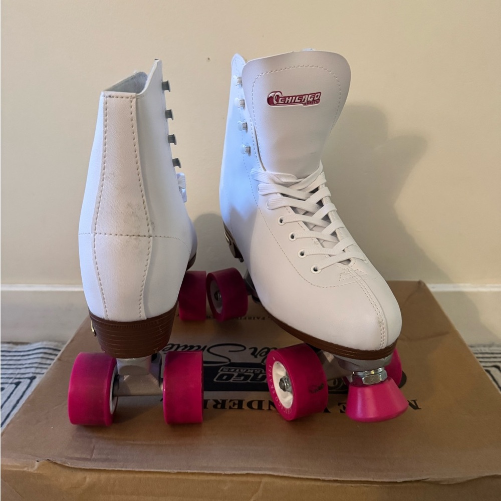 Chicago Women's White Roller Skates with Pink Wheels
